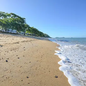 4* Aparthotel Beachfront On Trinity